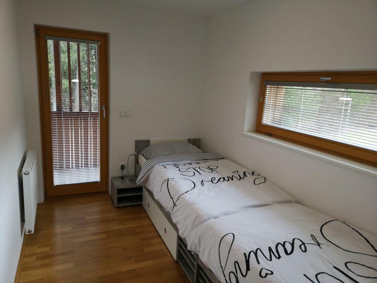 Apartma Lucijana Мойстрана Экстерьер фото