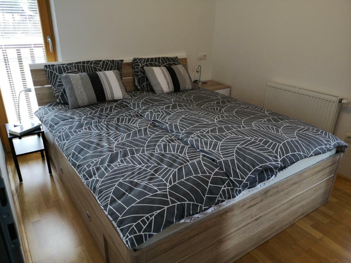 Apartma Lucijana Мойстрана Экстерьер фото