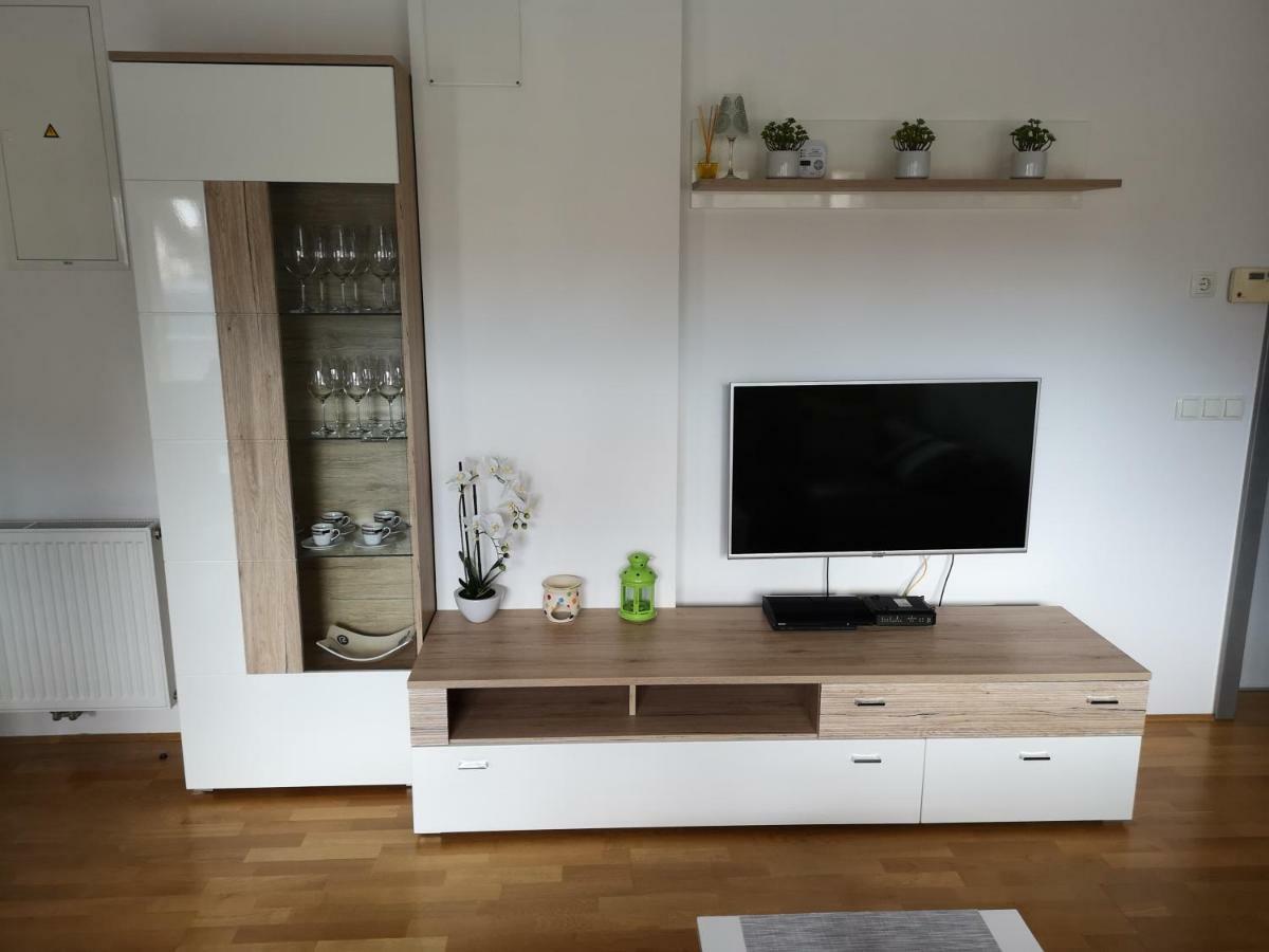 Apartma Lucijana Мойстрана Экстерьер фото