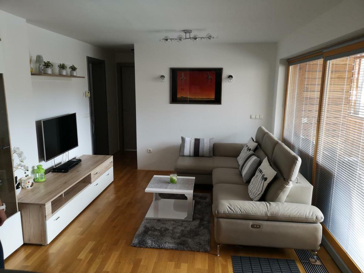 Apartma Lucijana Мойстрана Экстерьер фото