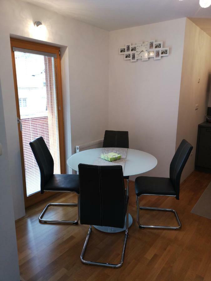 Apartma Lucijana Мойстрана Экстерьер фото